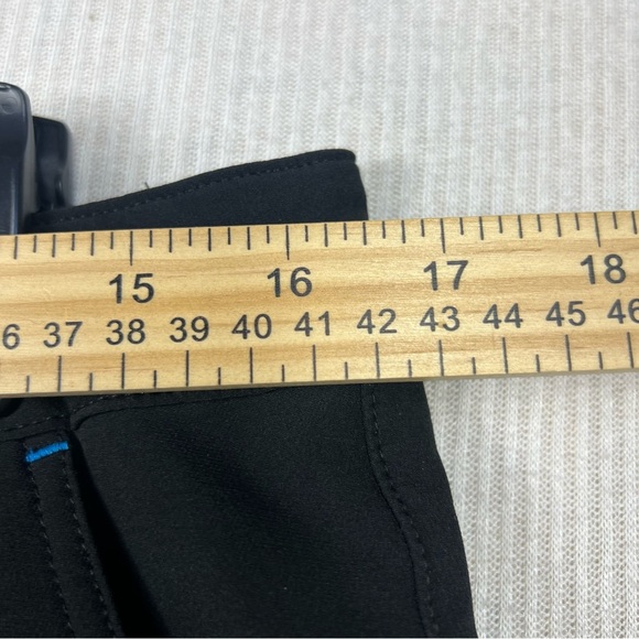 Amazon Employee Shorts Men’s Medium Flat Front Cargo Pockets - Picture 6 of 8